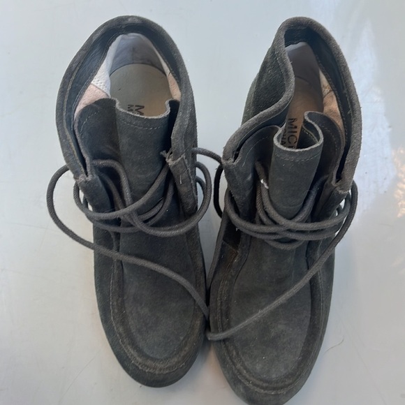 MICHAEL Michael Kors SUEDE WEDGE BOOTIES 6M - Picture 2 of 5